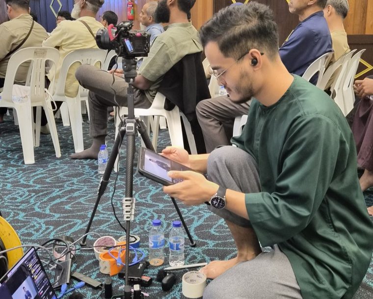 Behind the scenes of a seminar recording setup